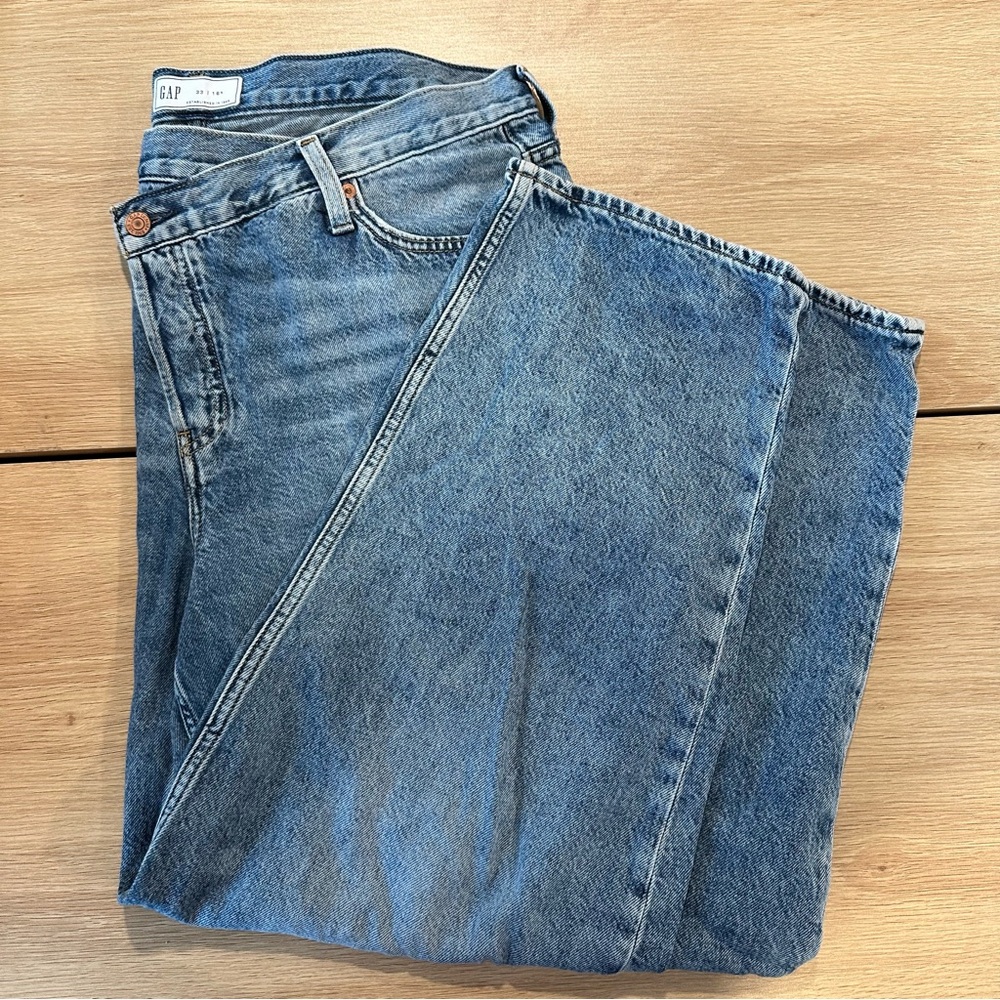 Gap Cross Over Barrel Leg Jeans - Super Cute! Size 33